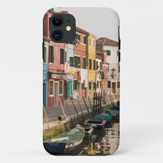 イタリア、ブラーノ島。色とりどりの家々が並ぶ Case-Mate iPhoneケース (裏面)