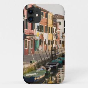 イタリア、ブラーノ。色とりどりの家々が並ぶ iPhone 11 ケース