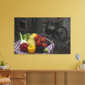 イタリア、ブレシア州、ガルニャーノ。テーブル キャンバスプリント (インサイチュ (リビング))