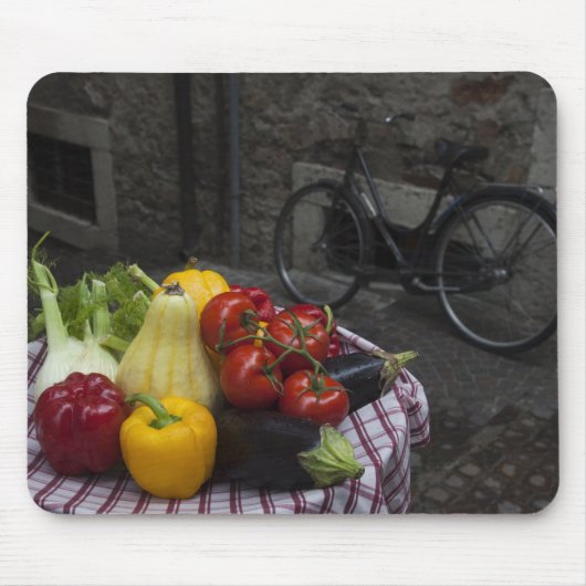 イタリア、ブレシア州、ガルニャーノ。2を含む表 マウスパッド (正面)