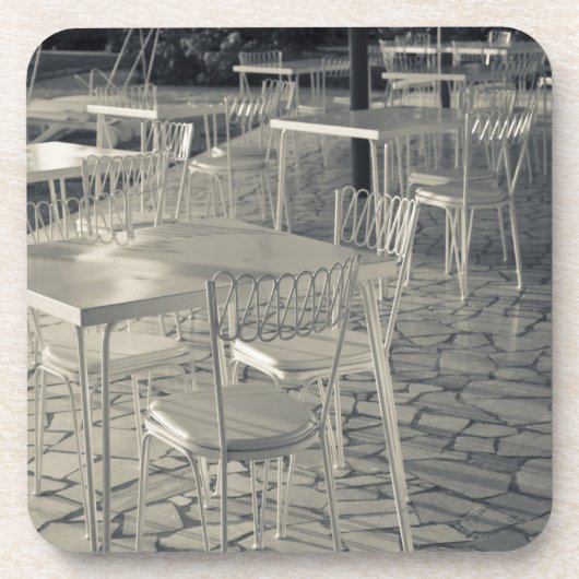 イタリア、ブレシア州、シルミオネ。レイクサイドカフェ コースター (正面)