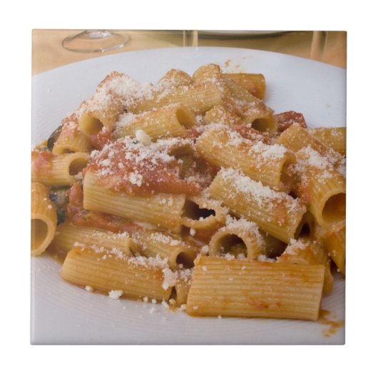 イタリア、ポジターノ。リガトニのプレートを表示 タイル (正面)