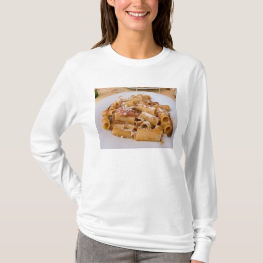 イタリア、ポジティターノ。リガトーニの飾り皿 Tシャツ (正面)
