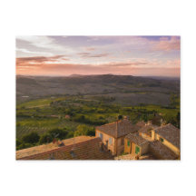 イタリア モンテプルチャーノの風景、ブドウ畑と家々