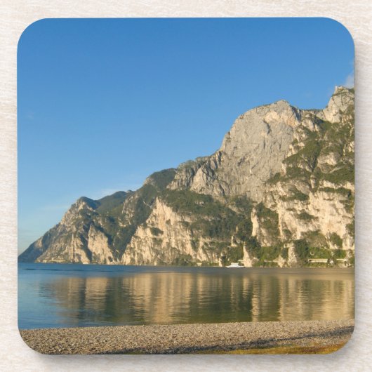 イタリア リヴァ・デル・ガルダ ガルダ湖 山 コースター (正面)