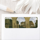 イタリア,ローマのアーケードを通して見られるコロッセオ ラベル (インサイチュ)