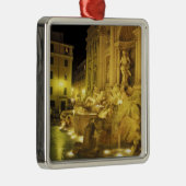 イタリア、ローマ。夜のトレヴィの泉。 メタルオーナメント (右)