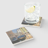 イタリア、ヴェネツィア、ゴンドラは運河に沿って停泊しています ストーンコースター (横)