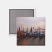 イタリア、ヴェネツィア。夕暮れ時にゴンドラにアンカー。 マグネット (正面/裏面)
