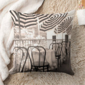 イタリア，古風なレストランのバルコニー クッション (ブランケット)