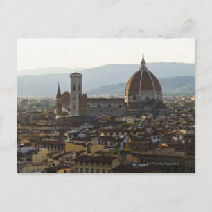 イタリア、Basilica diサンタが付いているフィレンツェの眺め シーズンポストカード