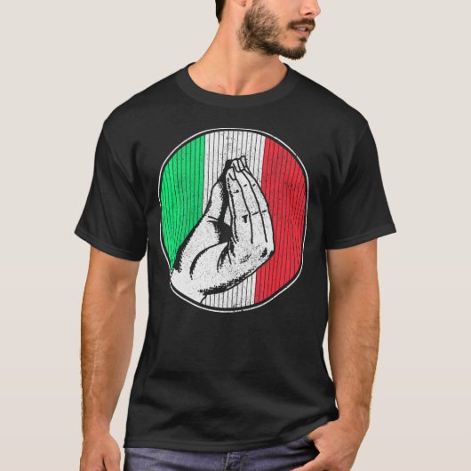 イタリイタリアンア手ジェスチャーおもしろいフラグプライドファンそう Tシャツ (正面)