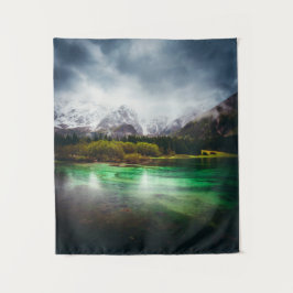イタ素晴らしリアのフシネ湖での雨の日 タペストリー