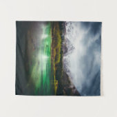 イタ素晴らしリアのフシネ湖での雨の日 タペストリー (正面(横))