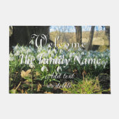 イチイの木の下の雪 –  ドアマット (正面)