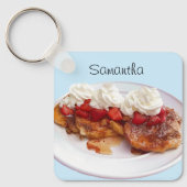 イチゴとクリームの甘いパン キーホルダー (正面)