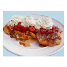 イチゴとクリームの甘いパン