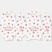 イチゴとデイジーベリーファースト誕生日 フェイバーボックス (見開き)