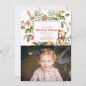 イチゴとベアーベリーの最初の誕生日の写真 招待状 (正面)