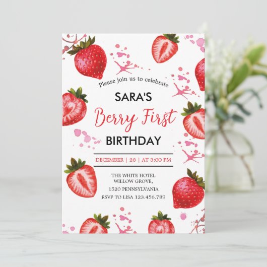 イチゴと白のパーティー女の子のための最初の誕生日 招待状 (スタンド正面)