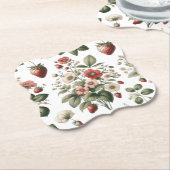 イチゴと花の模様の上にベリーの甘さ ペーパーコースター (アングル)