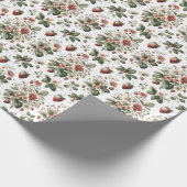 イチゴと花の模様の上にベリーの甘さ ラッピングペーパー (角)