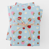 イチゴと花の継ぎ目なし模様 ラッピングペーパーシート (インサイチュ)