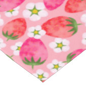 イチゴと花模様パターン テーブルクロス (アングル)