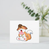 イチゴのアイスクリームを食べる狐 ポストカード (スタンド正面)