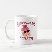 イチゴのピンク熱狂するのカップケーキを夏に焼く コーヒーマグカップ (左)