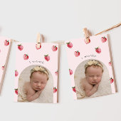 イチゴの最初の誕生日フォトマイルストーンバナー 招待状