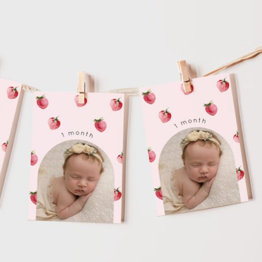 イチゴの最初の誕生日フォトマイルストーンバナー 招待状