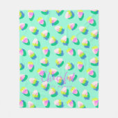 イチゴティール（緑がかった色） フリースブランケット (正面)