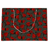 イチゴ抱き枕 ラージペーパーバッグ (正面)