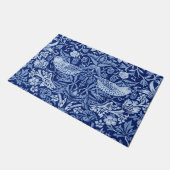 イチゴ泥棒ブルーモノトーンの、ウィリアム・モリス ドアマット (アングル)