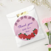 イチゴ誕生日パーティー フェイバーバッグ (封をした状態)