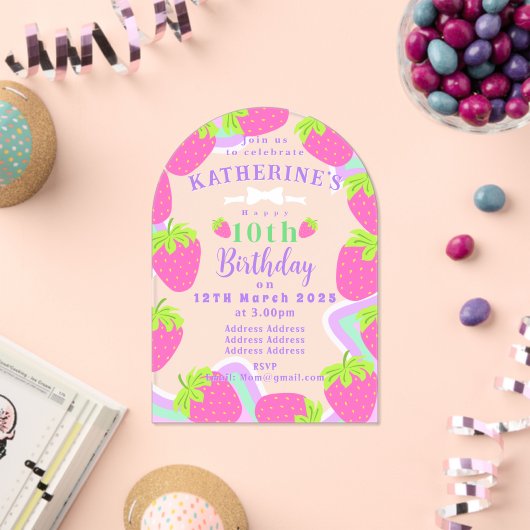 イチゴ誕生日ピンク招待状カード アクリル招待状 (インサイチュ (お祝い))