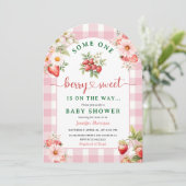 イチゴ赤ちゃんシャワー女の子ピンクベリーアーチ 招待状 (スタンド正面)