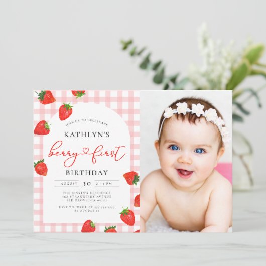イチゴ1st誕生日ピンクベリー誕生日写真 招待状 (スタンド正面)