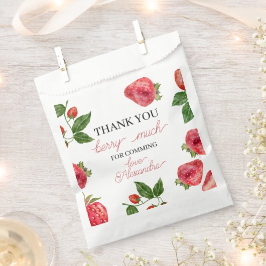 イチゴ1st誕生日ベリースウィート フェイバーバッグ (クリップ留めされた状態)