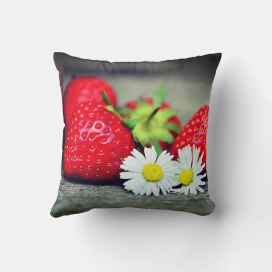 イチゴ クッション (裏面)