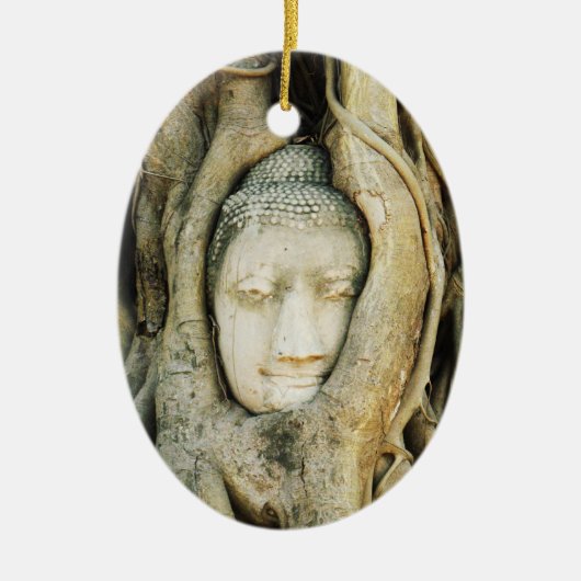 イチジクの木の仏の頭部。 Ayutthaya、タイ セラミックオーナメント (正面)