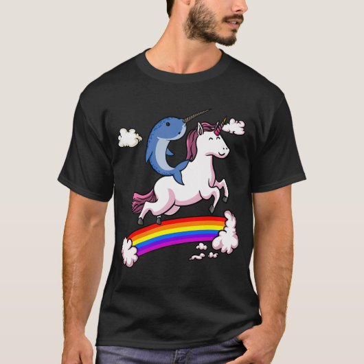 イッカクの魚に乗るユニコーン Tシャツ (正面)