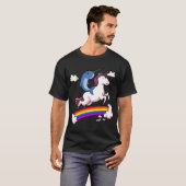イッカクの魚に乗るユニコーン Tシャツ (正面フル)
