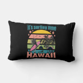 イッツタイムサーフィン – ハワイ ランバークッション (裏面)