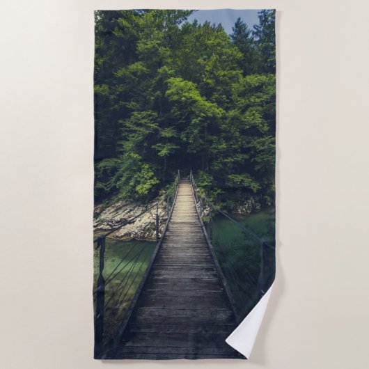 イドリジシンプルカ・スラブ川にかかる吊り橋 ビーチタオル (正面)