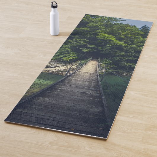 イドリジシンプルカ・スラブ川にかかる吊り橋 ヨガマット (インサイチュ)