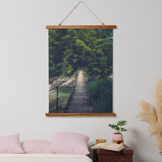 イドリジシンプルカ・スラブ川にかかる吊り橋 吊り下げ型タペストリー (寝室)