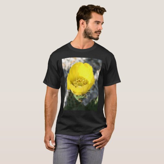 イナゴの花のヒナギクの花 Tシャツ (正面フル)