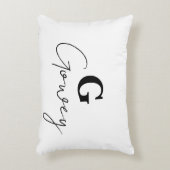 イニシャルのパーソナライズ心地よい アクセントクッション (正面(垂直))